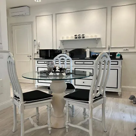 Ghibellines Apartment *